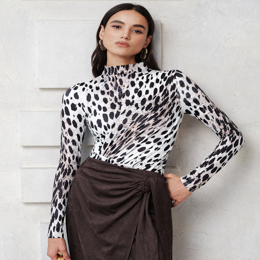Funnel Neck Jersey Top with Leopard Print and Medium Stretch