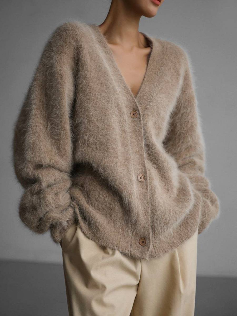 Oversized Button-Up Cardigan for Women with Relaxed Fit and Versatile Styling