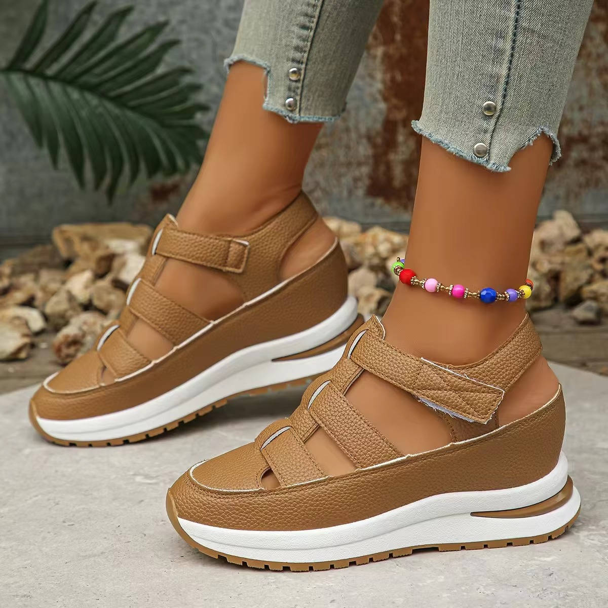 Elegant Comfortable Sneakers, Fashionable Walking Shoes for Daily Comfort and Style